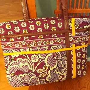 VERA BRADLEY HANDBAG
